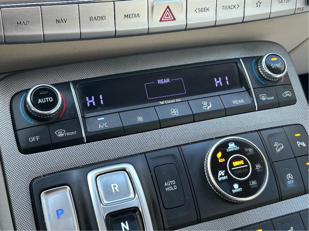 2020 Hyundai PALISADE Ultimate 7-Passenger AWD Photo