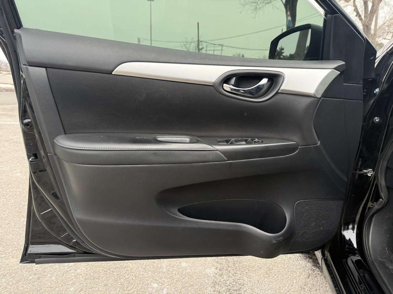 2019 Nissan Sentra NO ACCIDENTS l 1.8L l FWD l Eco l Bluetooth l 4Cyl Photo