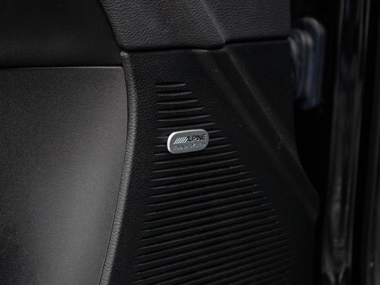 2016 Dodge Challenger R/T - V8 Engine   Manual Photo