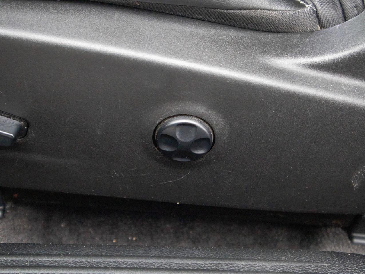 2016 Dodge Challenger R/T - V8 Engine   Manual Photo