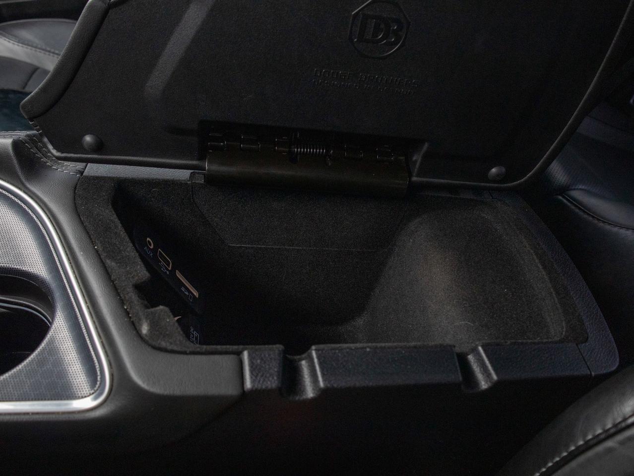 2016 Dodge Challenger R/T - V8 Engine   Manual Photo