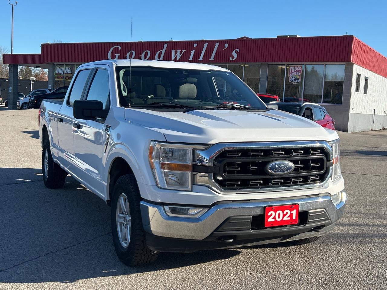 2021 Ford F-150 XLT, 5.0L, 6 PASSENGER, CLEAN CARFAX, BACK UP CAM! Photo