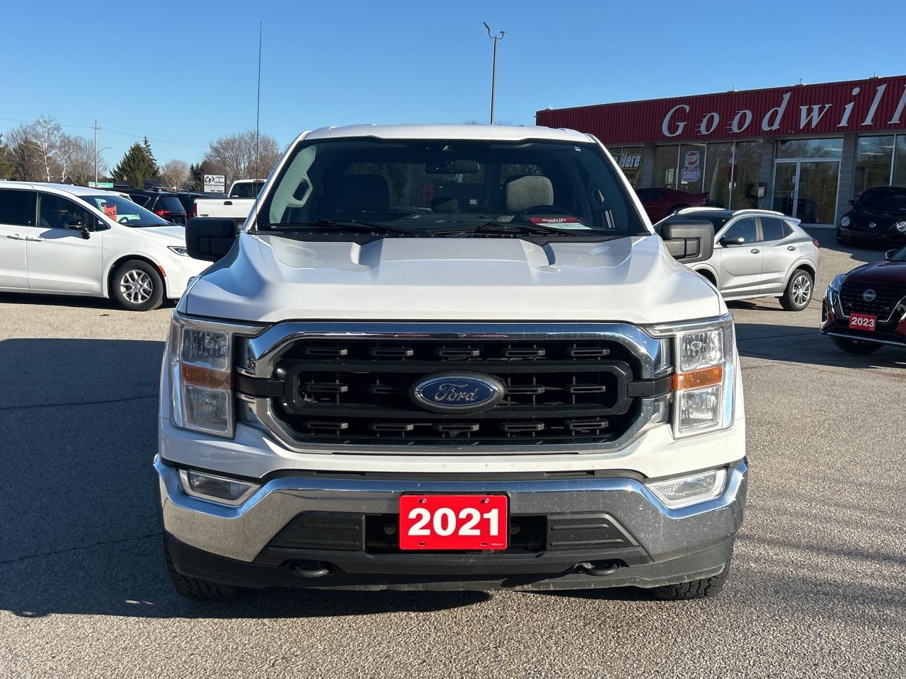 2021 Ford F-150 XLT, 5.0L, 6 PASSENGER, CLEAN CARFAX, BACK UP CAM! Photo