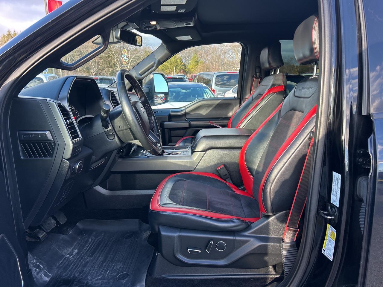 2017 Ford F-150 LARIAT FX4, HEATED/ COOLED SEATS, REMOTE START! Photo
