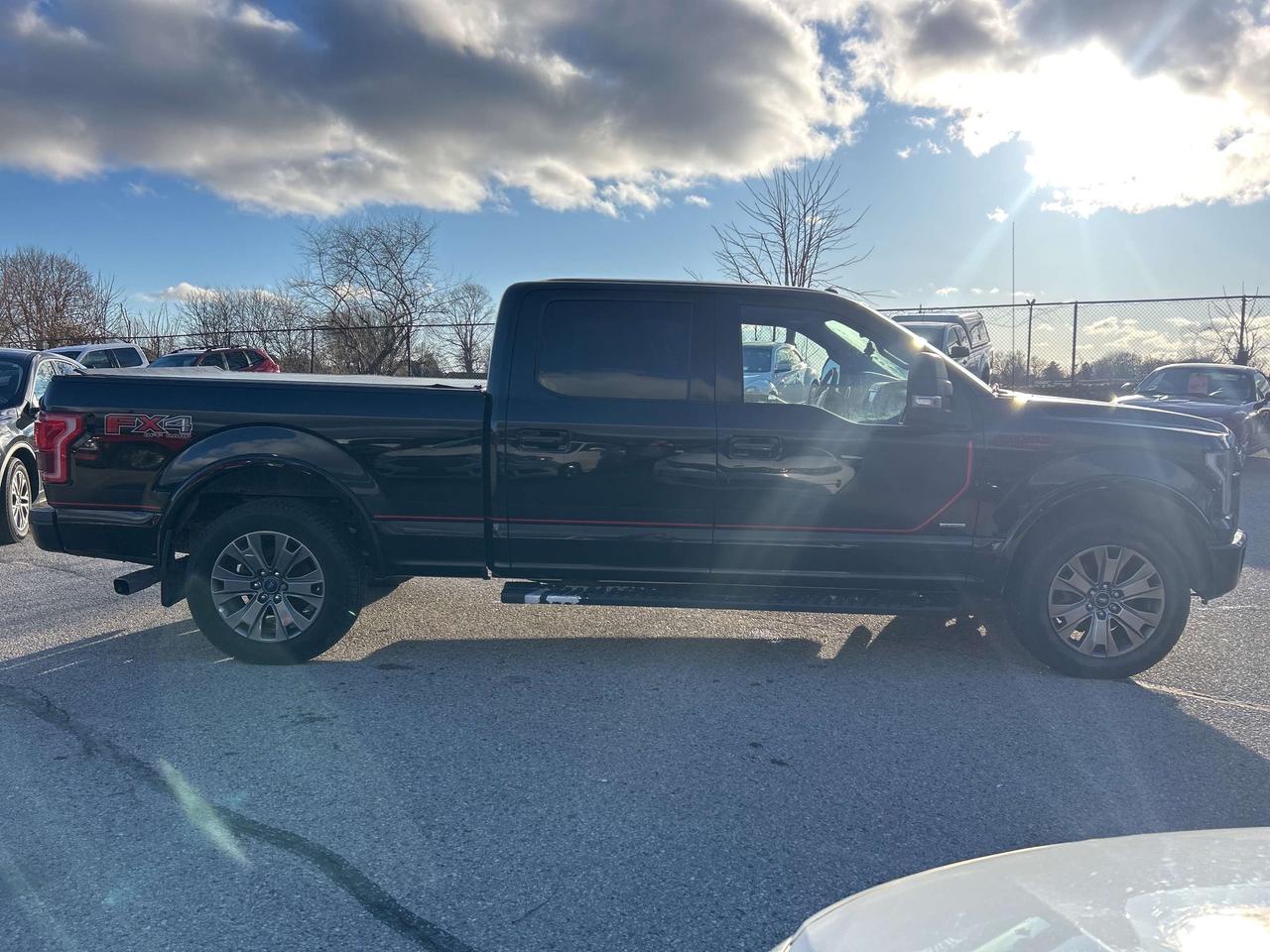 2017 Ford F-150 LARIAT FX4, HEATED/ COOLED SEATS, REMOTE START! Photo4