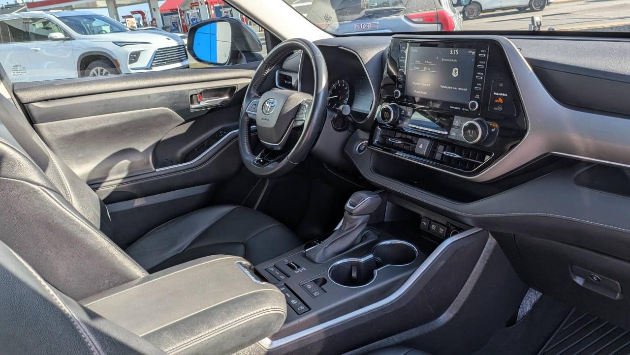 2021 Toyota Highlander XLE AWD Photo