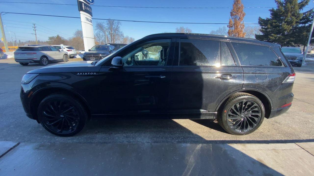2026 Lincoln Aviator Reserve Photo4