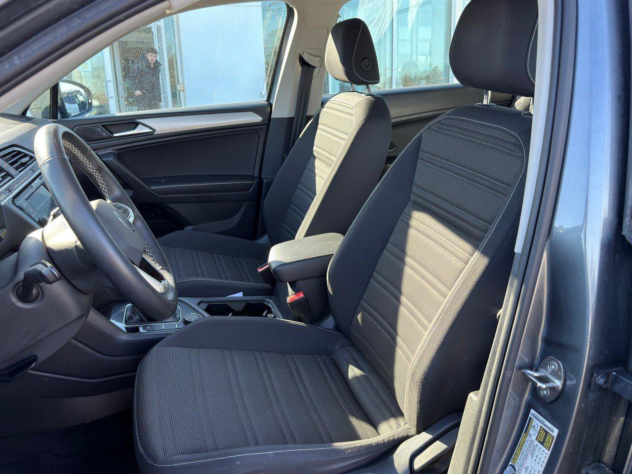 2022 Volkswagen Tiguan Trendline4MOTION AWD, HTD CLOTH SEATS, APPLE CARPL Photo