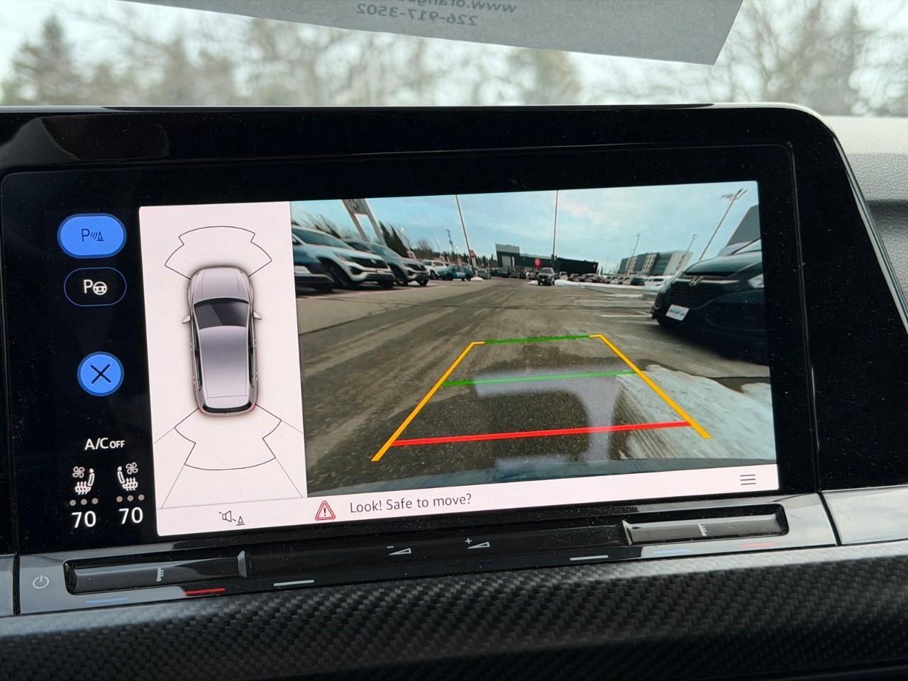 2024 Volkswagen Golf R ONE-OWNER, ACCIDENT-FREE, CARBON PACK, SUNROOF, AD Photo