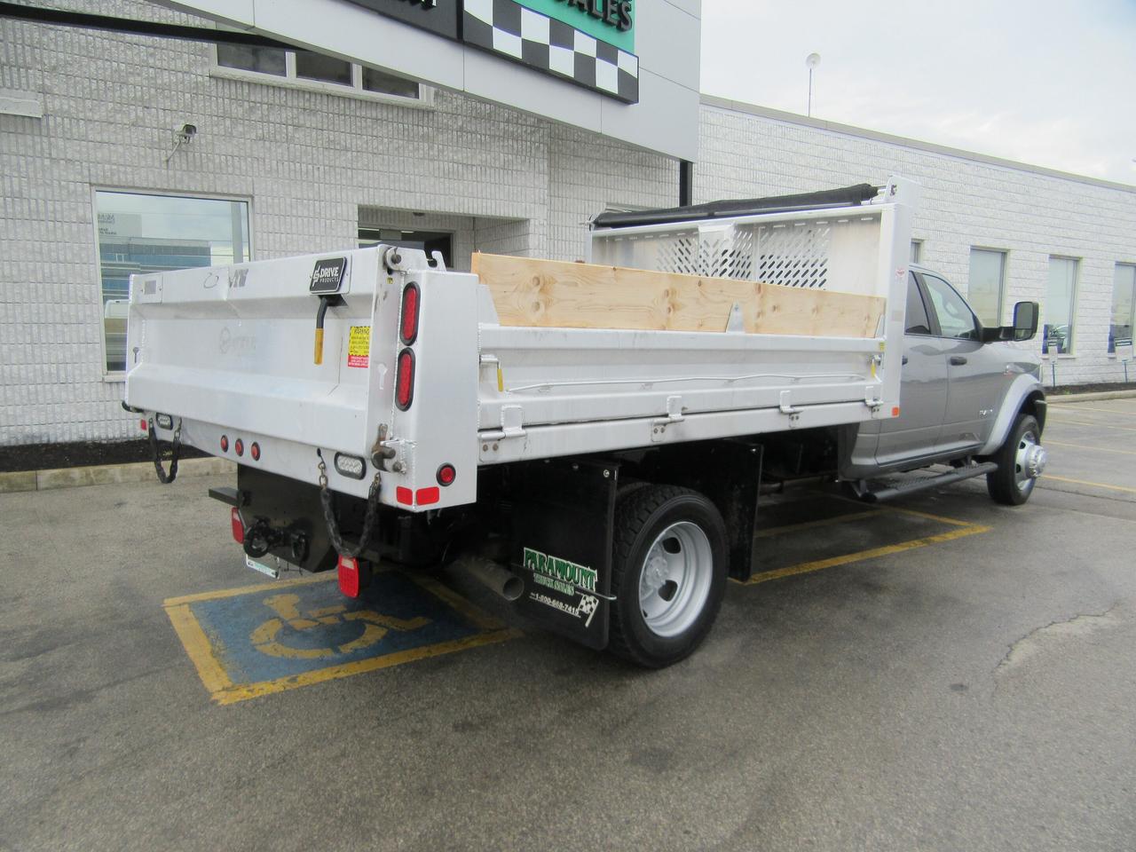 2022 RAM 5500 5500 CREW CAB DIESEL 4X4 12FT DUMP BOX Photo2