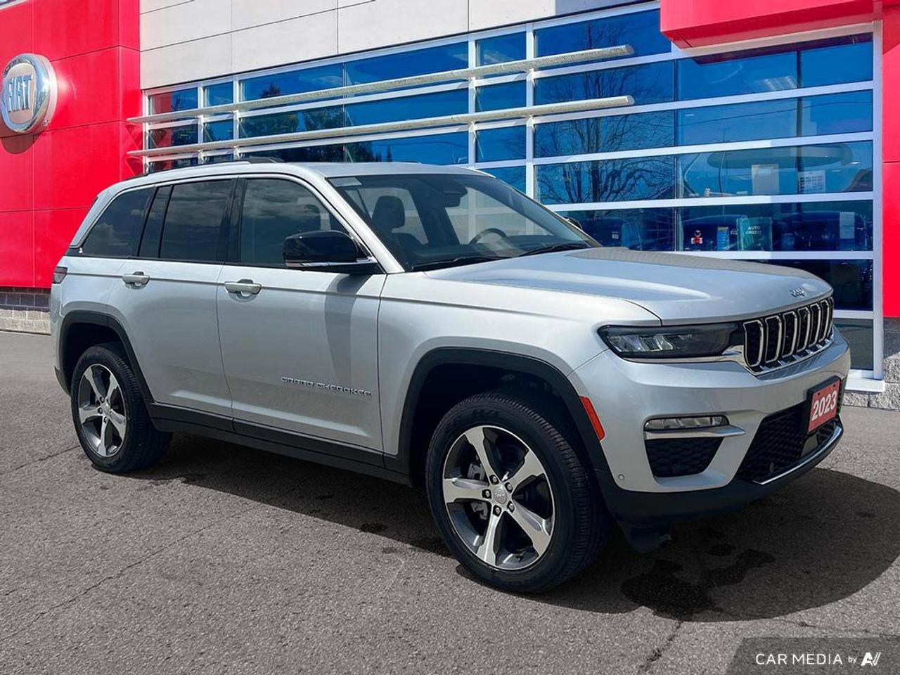 2023 Jeep Grand Cherokee 4xe Navigation | Pano Roof | Rear Seat Video | 20 Wheels | Heated & Cooled Seats | Remote Start | Photo