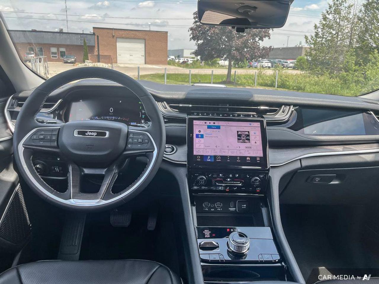 2023 Jeep Grand Cherokee 4xe Navigation | Pano Roof | Rear Seat Video | 20 Wheels | Heated & Cooled Seats | Remote Start | Photo