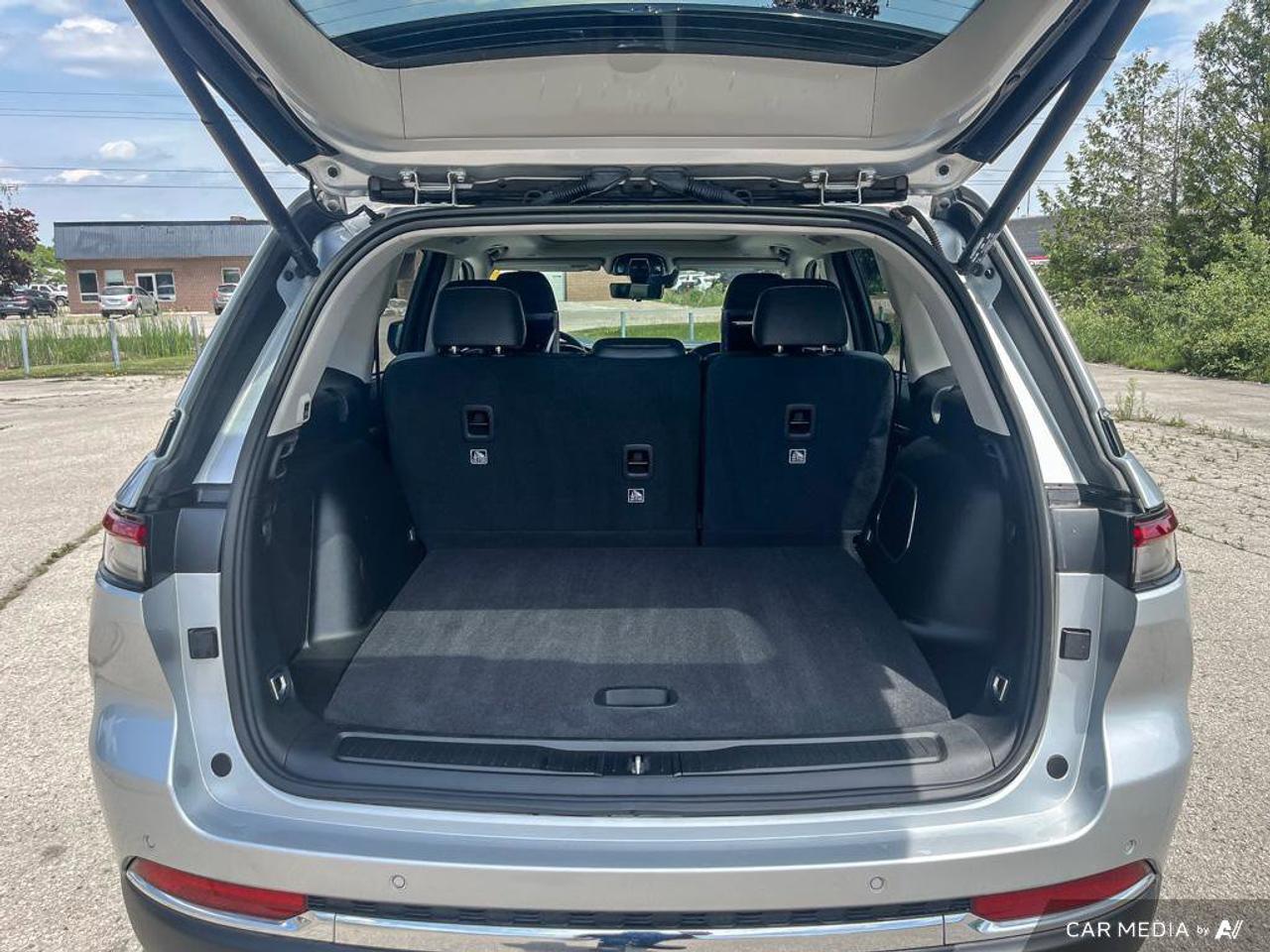 2023 Jeep Grand Cherokee 4xe Navigation | Pano Roof | Rear Seat Video | 20 Wheels | Heated & Cooled Seats | Remote Start | Photo