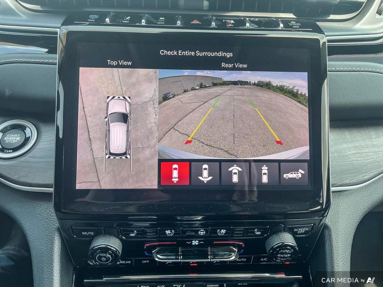2023 Jeep Grand Cherokee 4xe Limited | DEMO | LOW KMS | Great Value | Rear Entertainment Screens | Remote Start | CarPlay | Photo