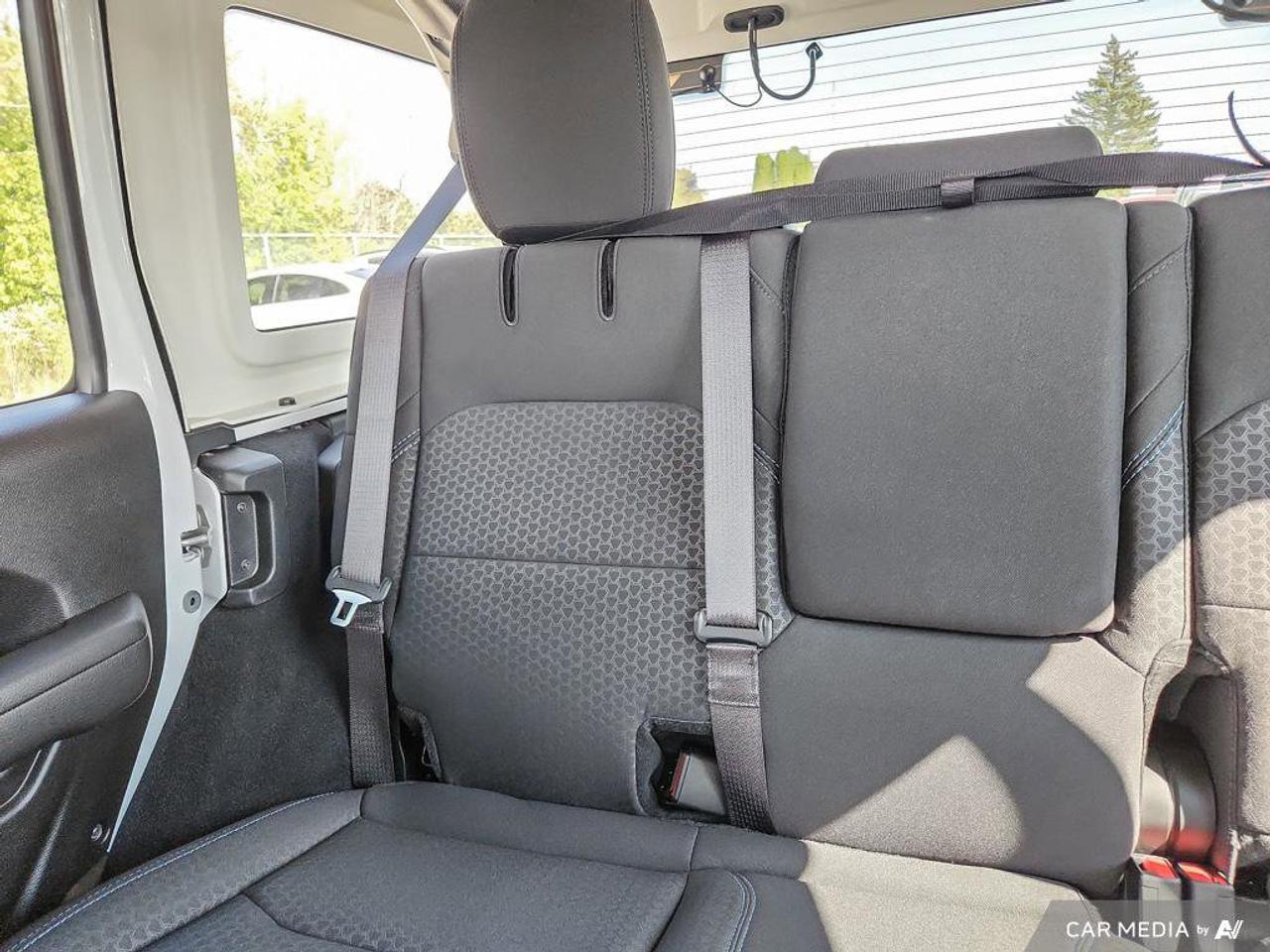 2024 Jeep Wrangler 4xe Rubicon | Winch | Heated Seats | Navigation | Apple Carplay | Android Auto | | Photo