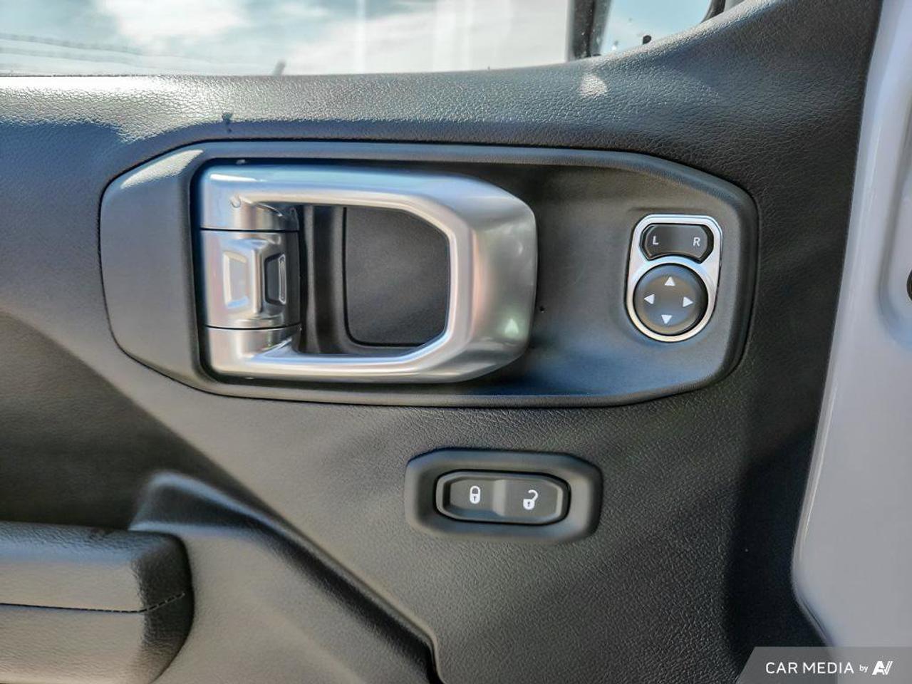 2024 Jeep Wrangler 4xe Rubicon | Save Over $29 000 OFF MSRP | Demo | LOW KMS | Great Deal | Warn Winch | Navigation Photo