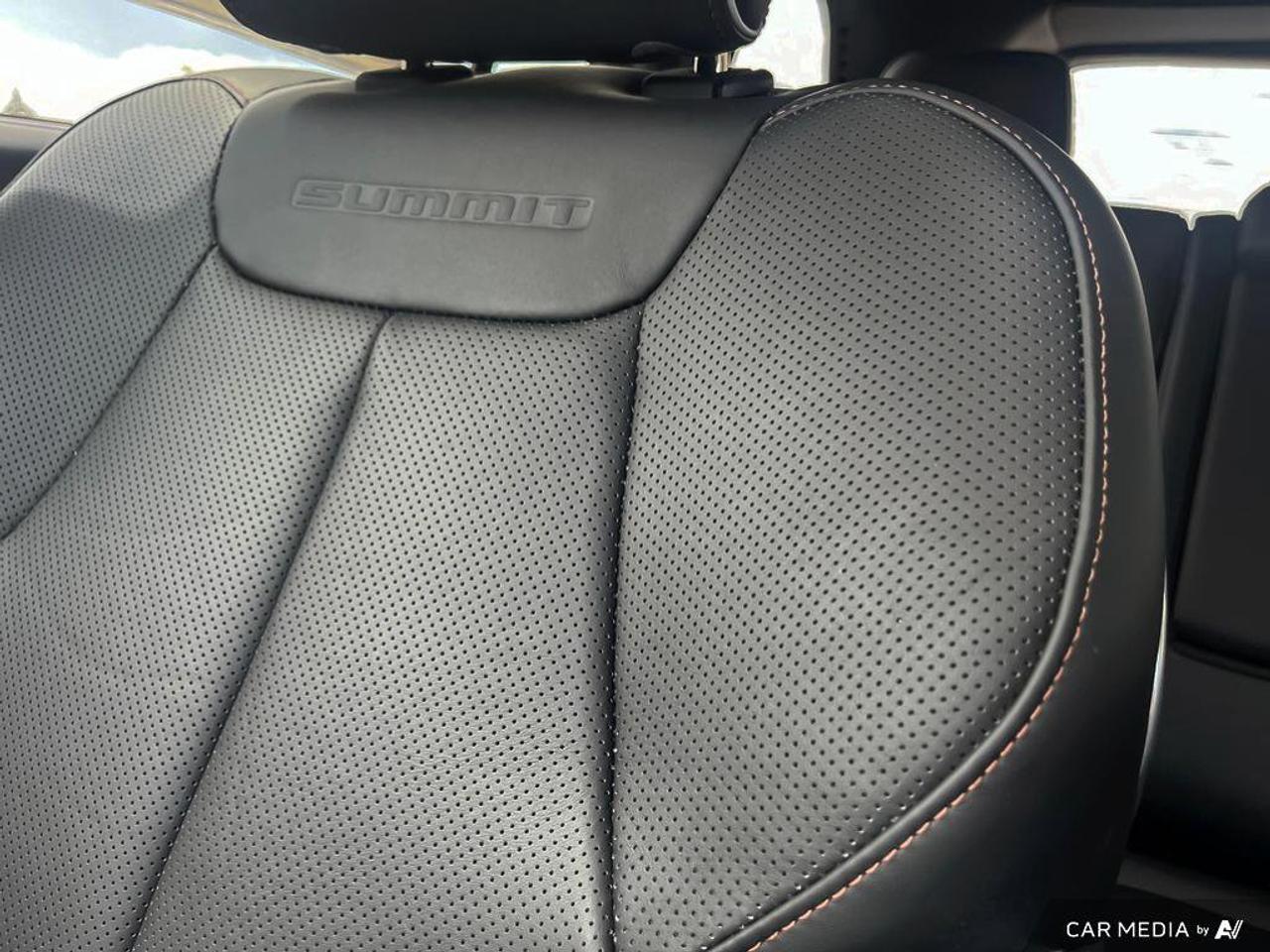 2023 Jeep Grand Cherokee 4xe Summit Reserve | Navigation | Leather | Sunroof | Remote Start | Rain Sensing Wipers | Photo