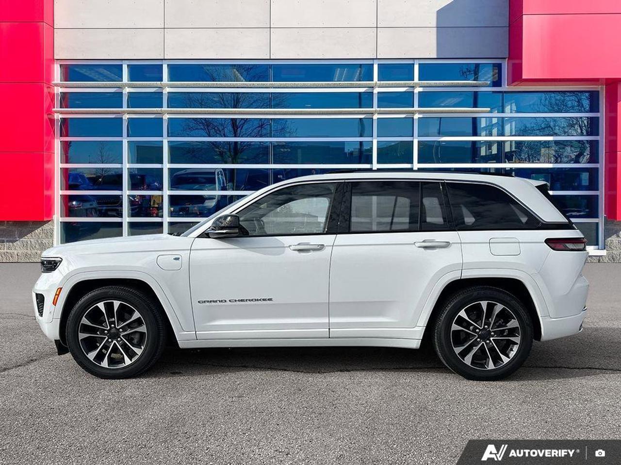2023 Jeep Grand Cherokee 4xe Overland | Navigation | Leather | Sunroof | Rain Sensing Wipers | Remote Start | Apple Carplay | Photo