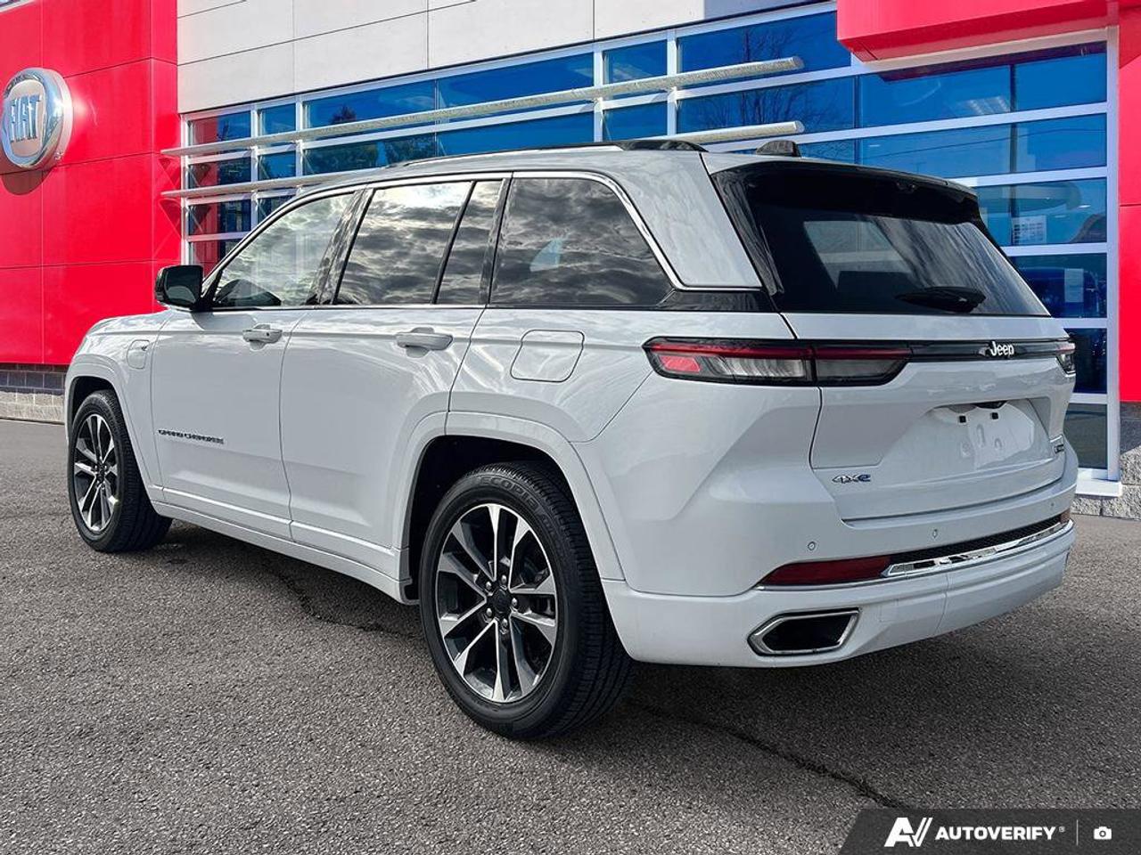 2023 Jeep Grand Cherokee 4xe Overland | Navigation | Leather | Sunroof | Rain Sensing Wipers | Remote Start | Apple Carplay | Photo2