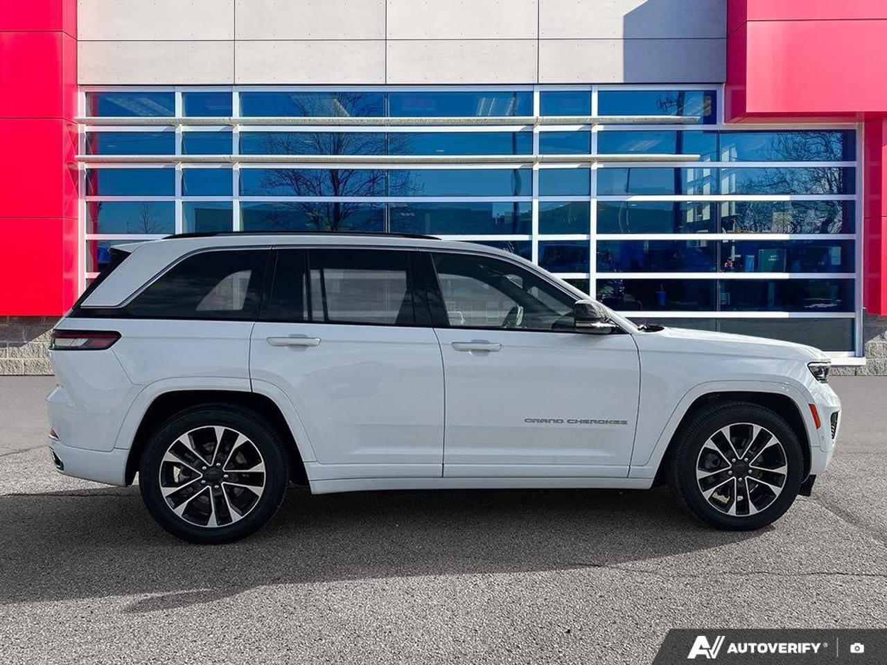 2023 Jeep Grand Cherokee 4xe Overland | Navigation | Leather | Sunroof | Rain Sensing Wipers | Remote Start | Apple Carplay | Photo