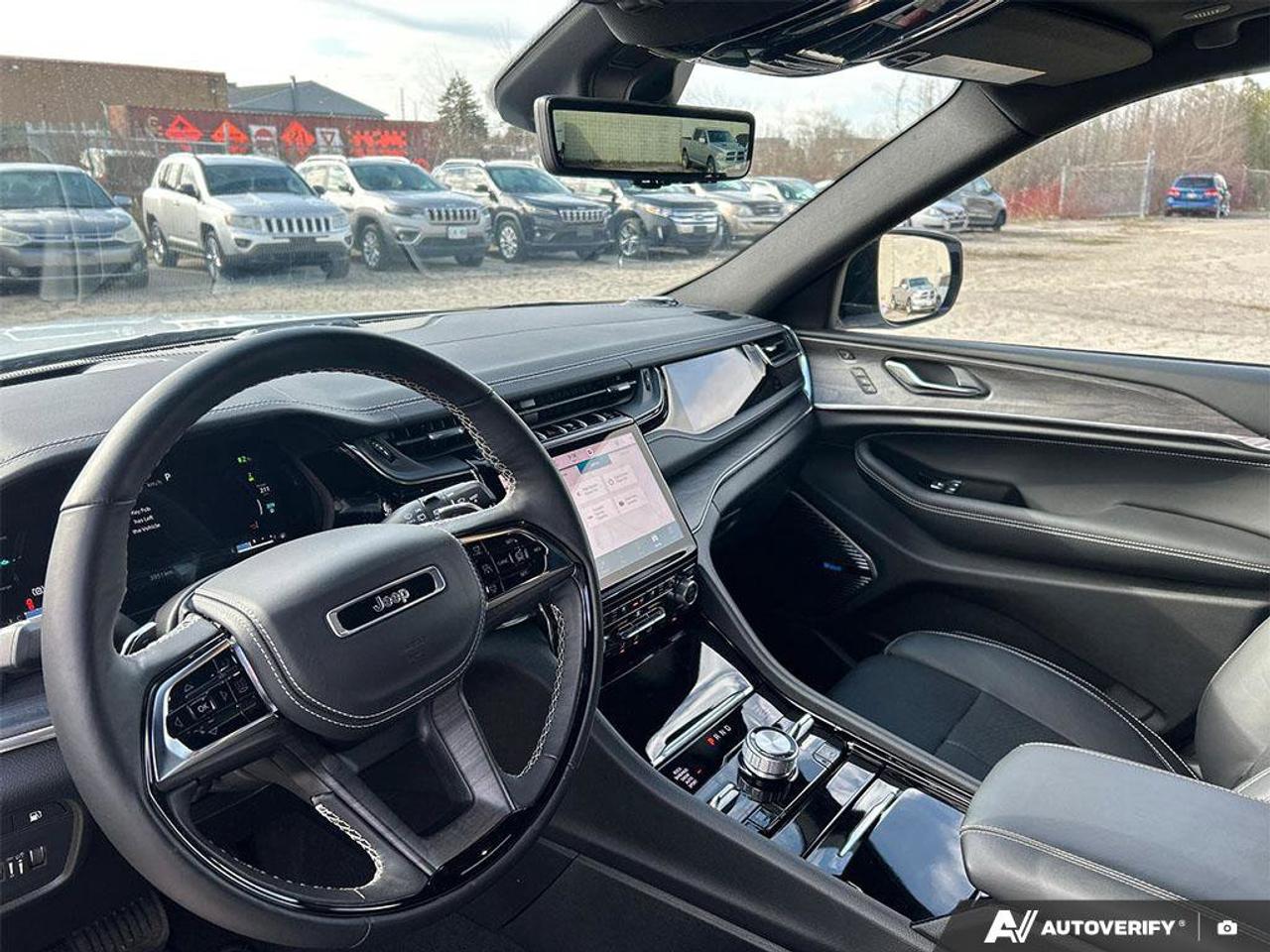 2023 Jeep Grand Cherokee 4xe Overland | Navigation | Leather | Sunroof | Rain Sensing Wipers | Remote Start | Apple Carplay | Photo