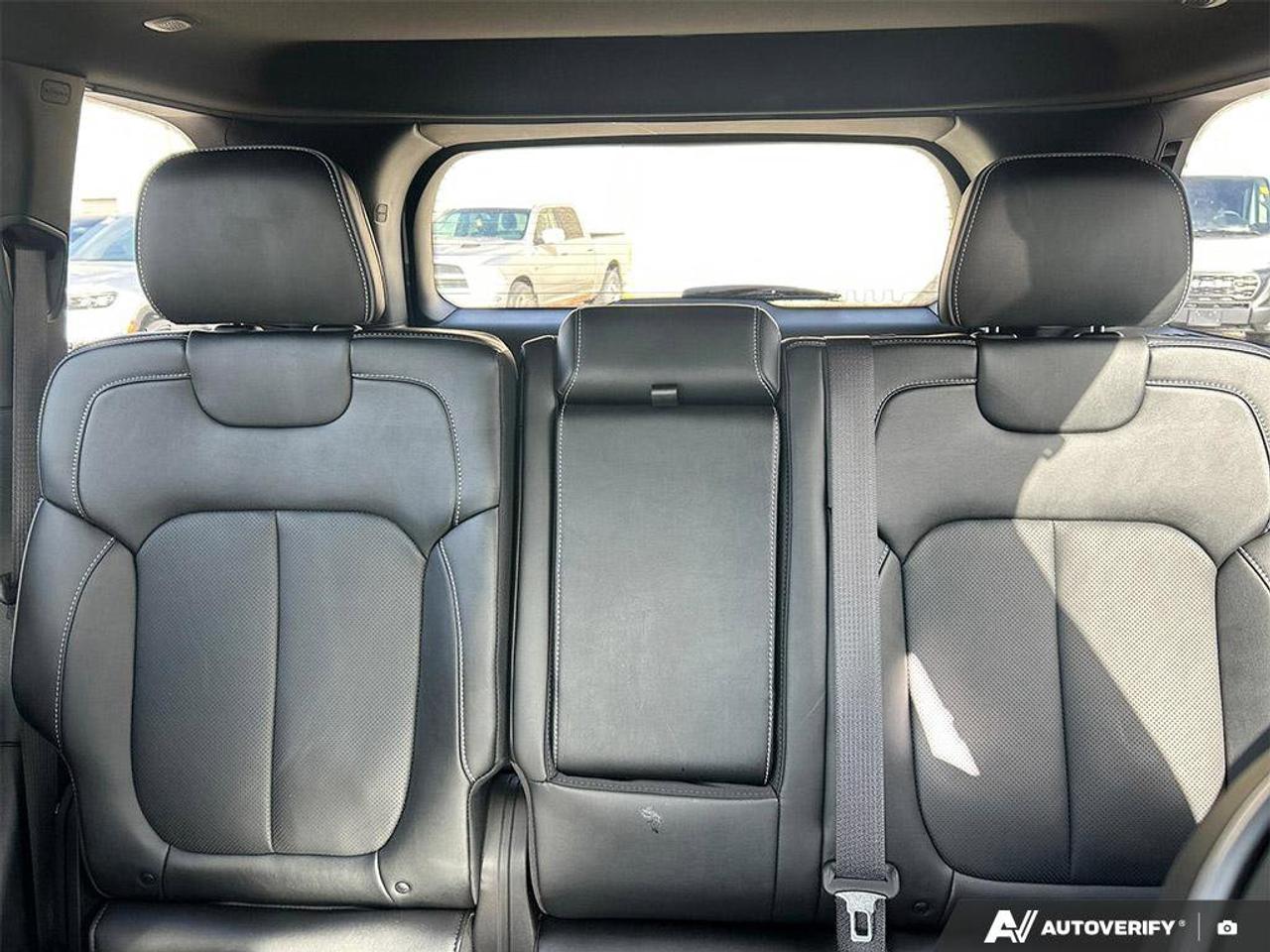 2023 Jeep Grand Cherokee 4xe Overland | Navigation | Leather | Sunroof | Rain Sensing Wipers | Remote Start | Apple Carplay | Photo