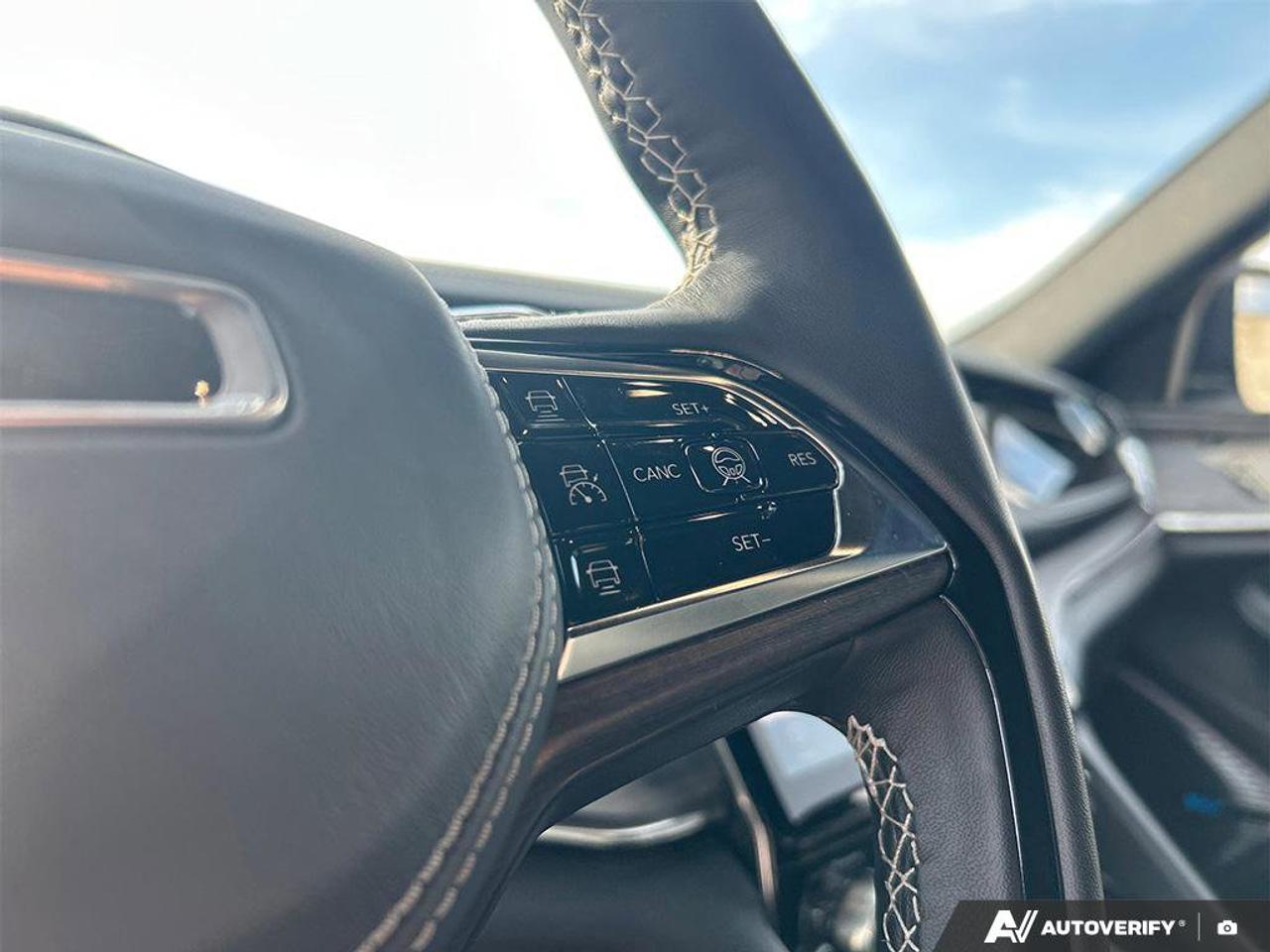 2023 Jeep Grand Cherokee 4xe Overland | Navigation | Leather | Sunroof | Rain Sensing Wipers | Remote Start | Apple Carplay | Photo