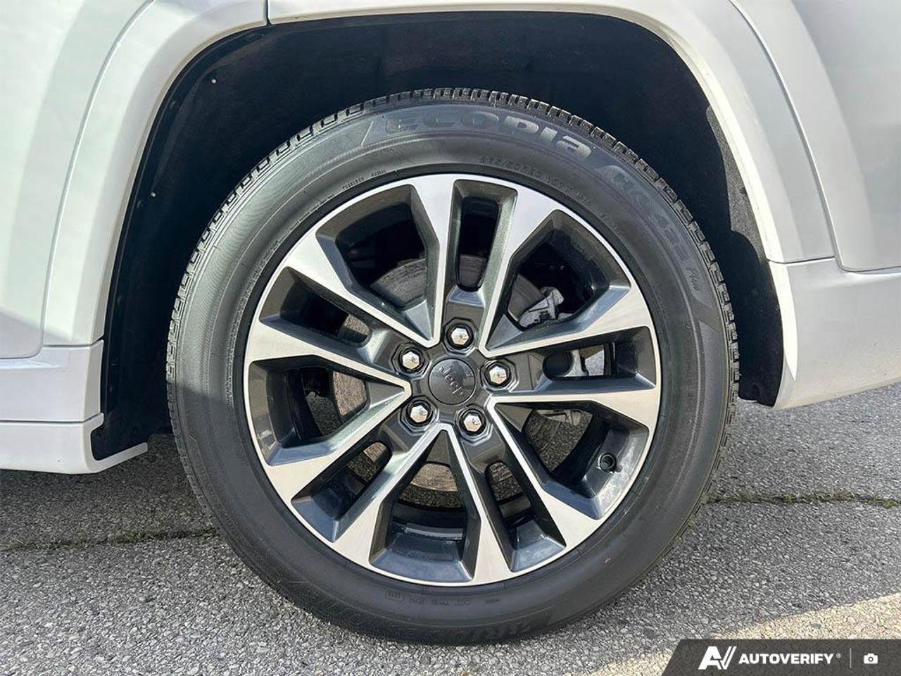 2023 Jeep Grand Cherokee 4xe Overland | Navigation | Leather | Sunroof | Rain Sensing Wipers | Remote Start | Apple Carplay | Photo