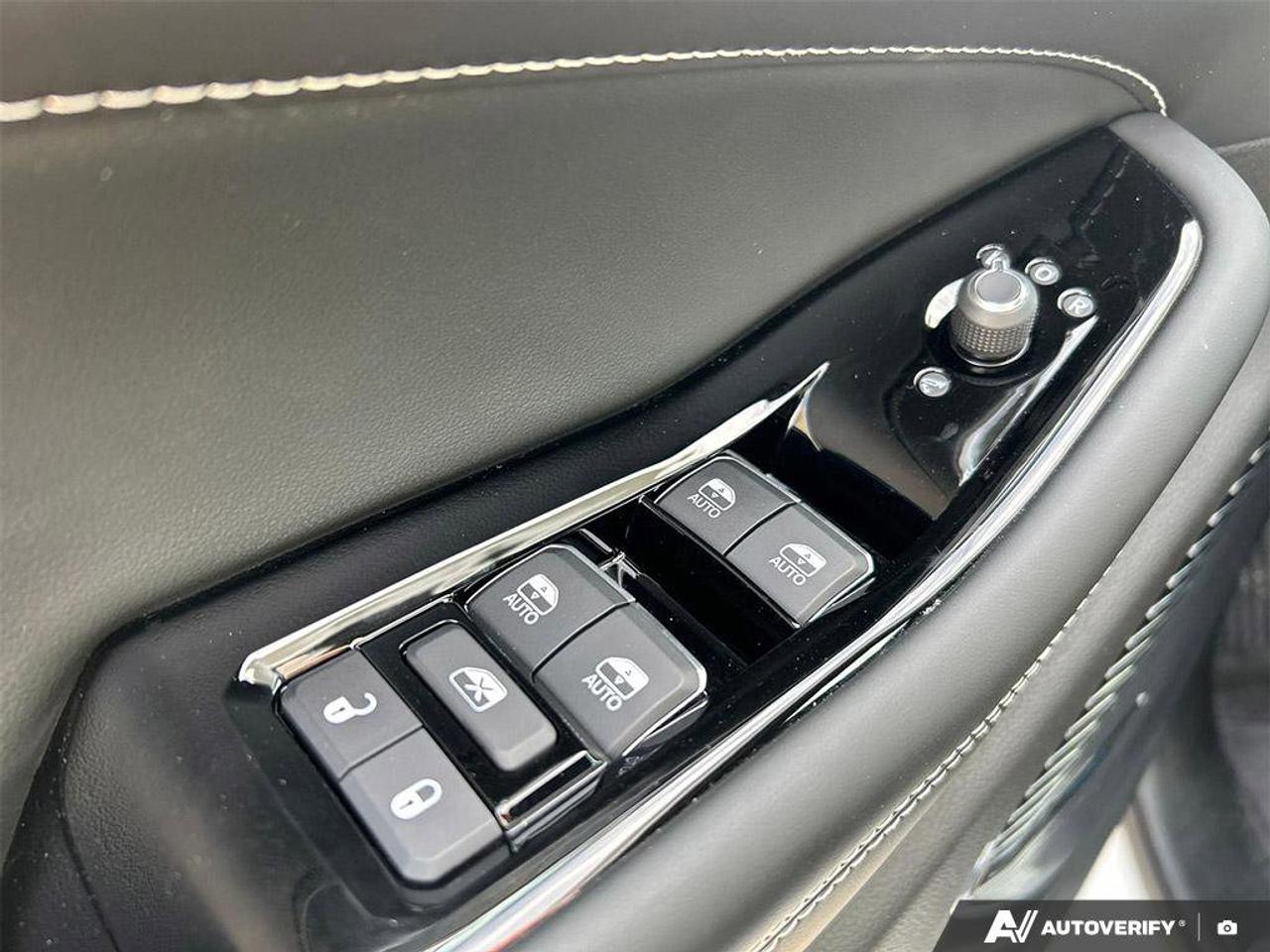 2023 Jeep Grand Cherokee 4xe Overland | Navigation | Leather | Sunroof | Rain Sensing Wipers | Remote Start | Apple Carplay | Photo