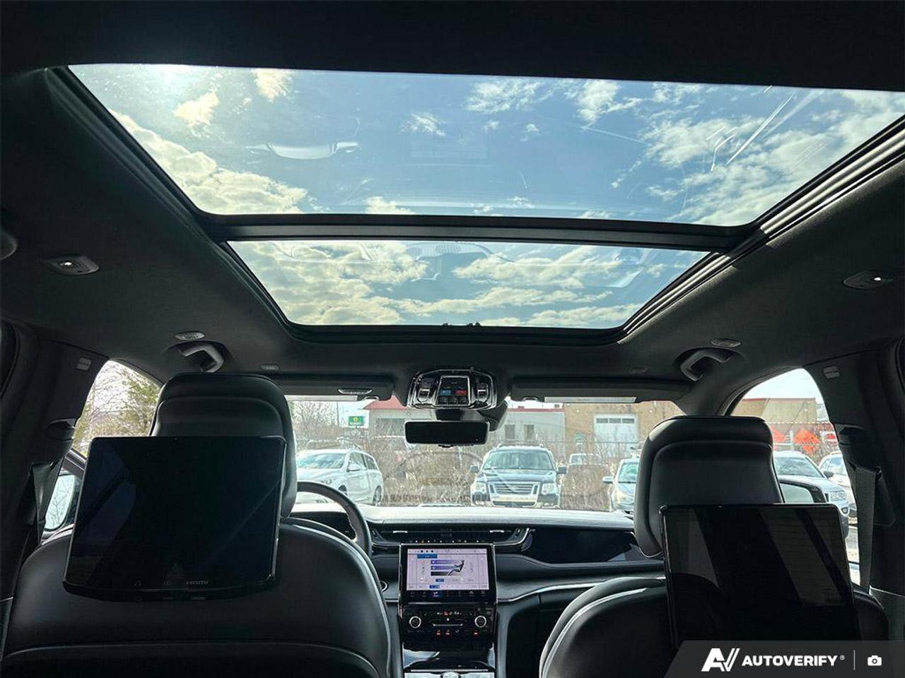 2023 Jeep Grand Cherokee 4xe Overland | Navigation | Leather | Sunroof | Rain Sensing Wipers | Remote Start | Apple Carplay | Photo