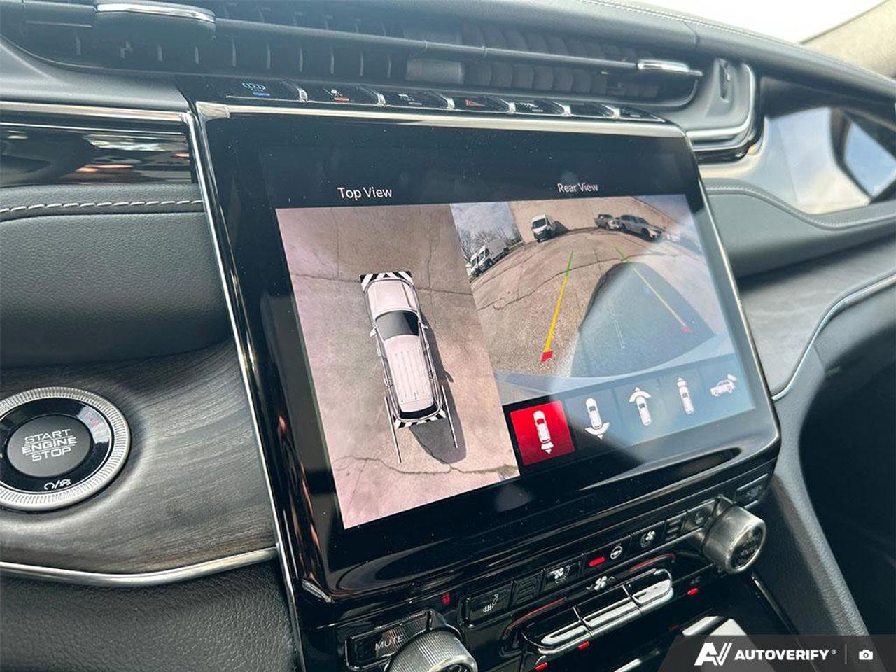 2023 Jeep Grand Cherokee 4xe Overland | Navigation | Leather | Sunroof | Rain Sensing Wipers | Remote Start | Apple Carplay | Photo