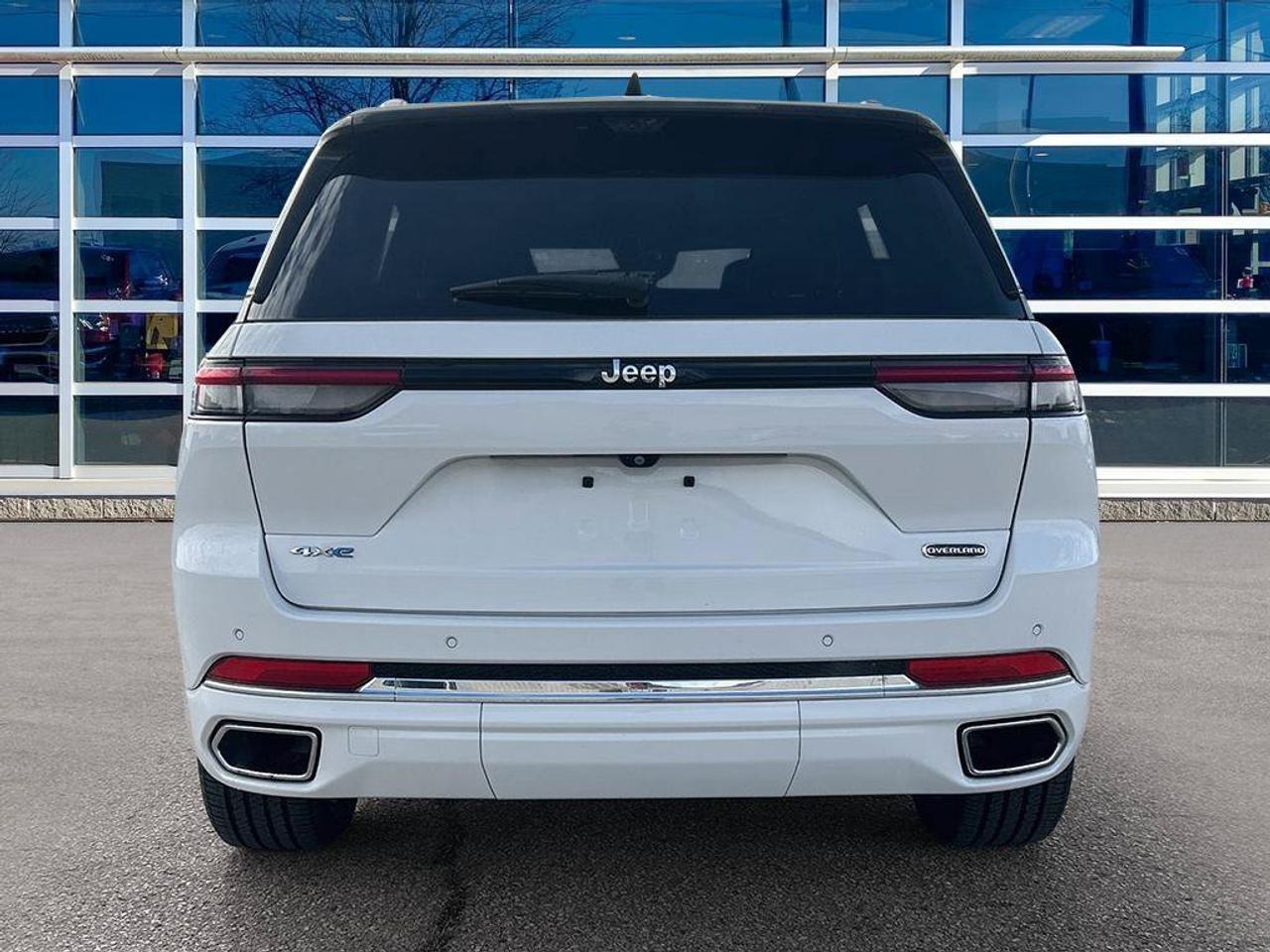 2023 Jeep Grand Cherokee 4xe Overland | Executive Demo | VERY LOW KMS| Factory Warranty | LOADED | Remote Start | CarPlay Photo3