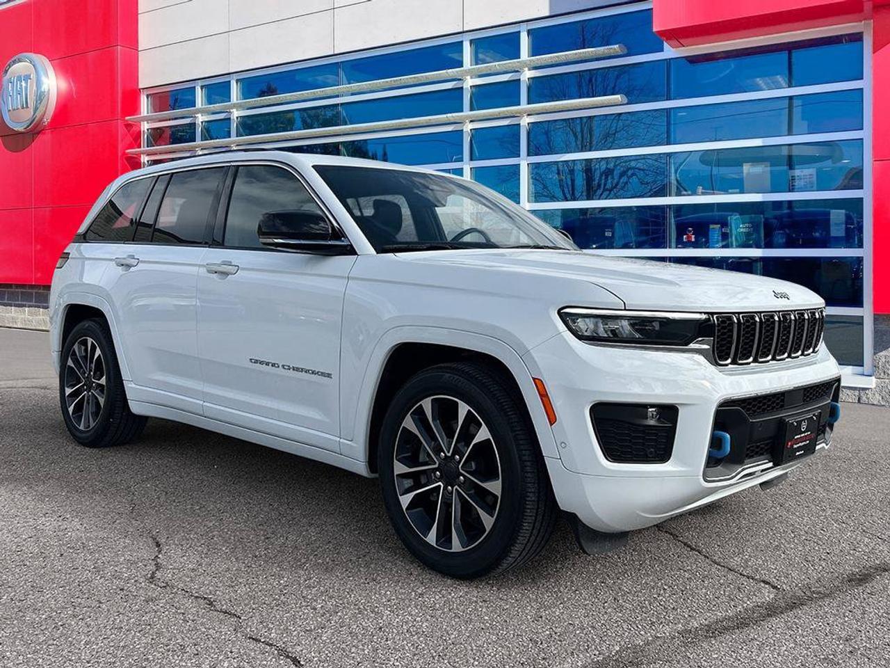 2023 Jeep Grand Cherokee 4xe Overland | Executive Demo | VERY LOW KMS| Factory Warranty | LOADED | Remote Start | CarPlay Photo
