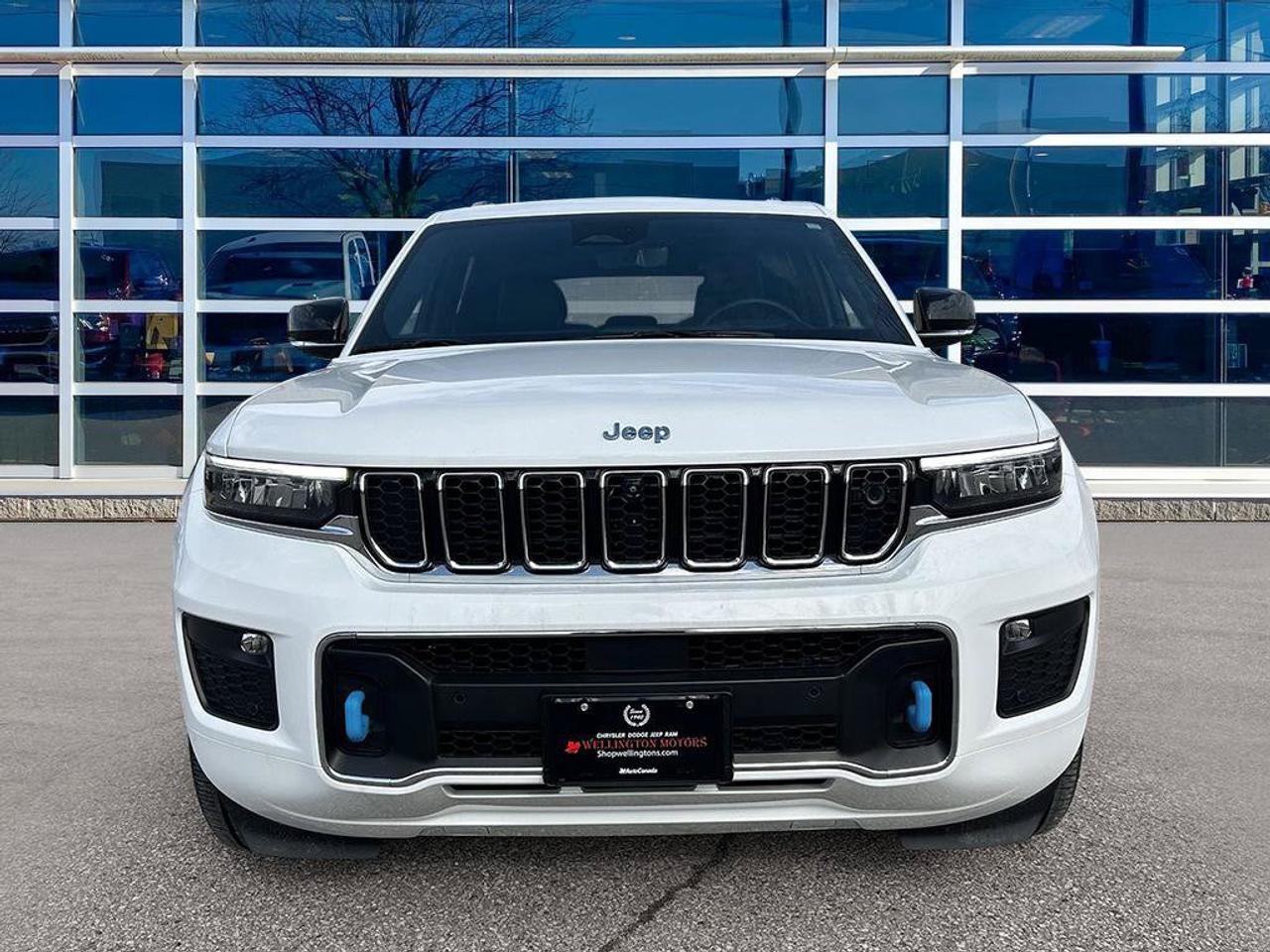 2023 Jeep Grand Cherokee 4xe Overland | Executive Demo | VERY LOW KMS| Factory Warranty | LOADED | Remote Start | CarPlay Photo