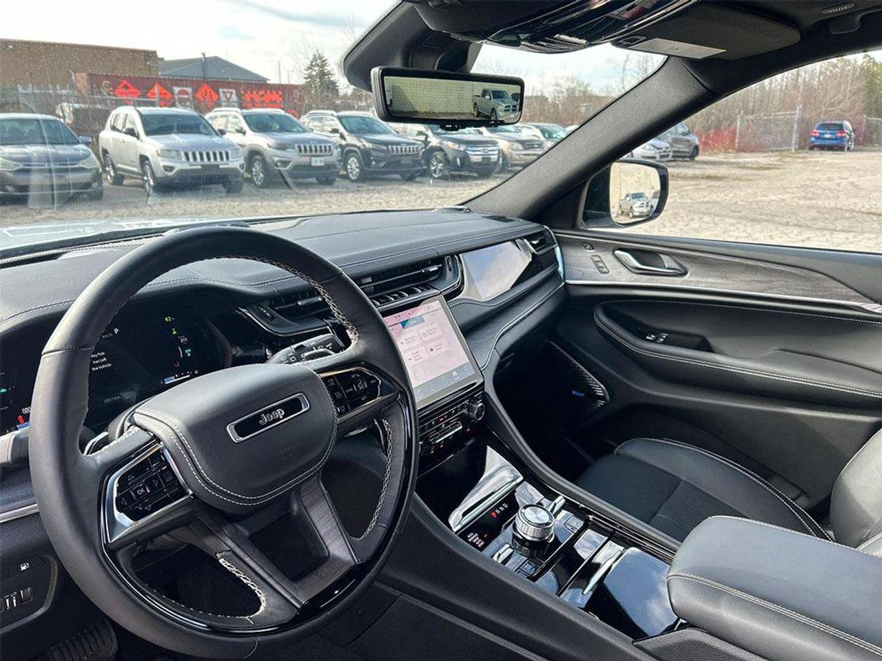 2023 Jeep Grand Cherokee 4xe Overland | Executive Demo | VERY LOW KMS| Factory Warranty | LOADED | Remote Start | CarPlay Photo