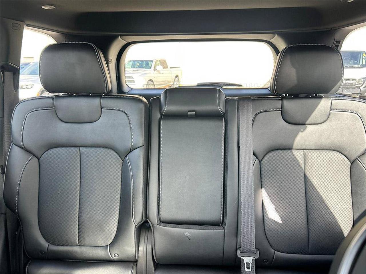 2023 Jeep Grand Cherokee 4xe Overland | Executive Demo | VERY LOW KMS| Factory Warranty | LOADED | Remote Start | CarPlay Photo