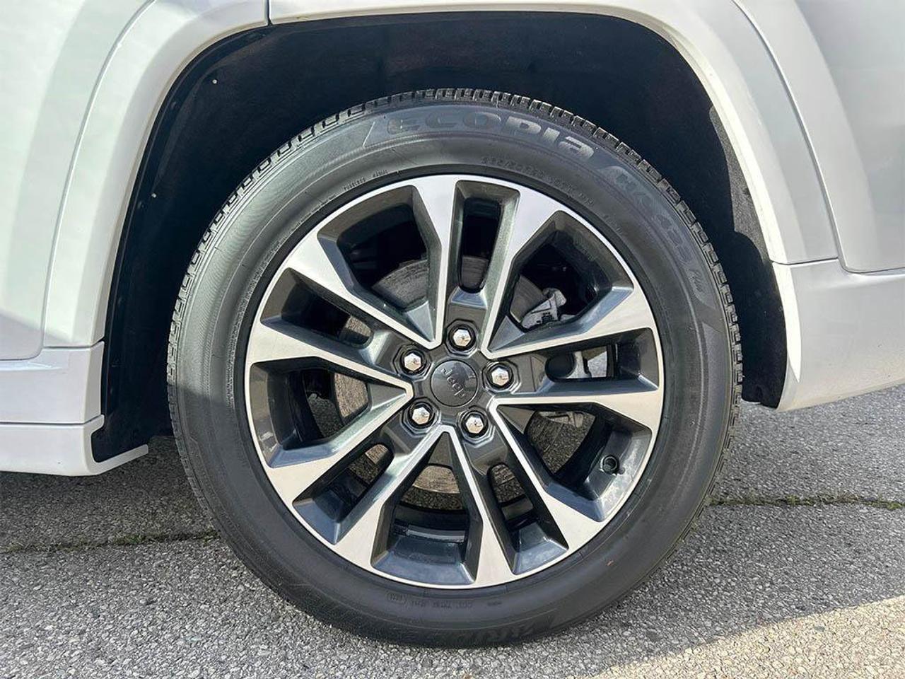 2023 Jeep Grand Cherokee 4xe Overland | Executive Demo | VERY LOW KMS| Factory Warranty | LOADED | Remote Start | CarPlay Photo