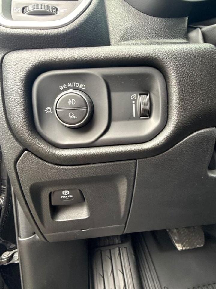 2026 RAM 1500 Express Photo