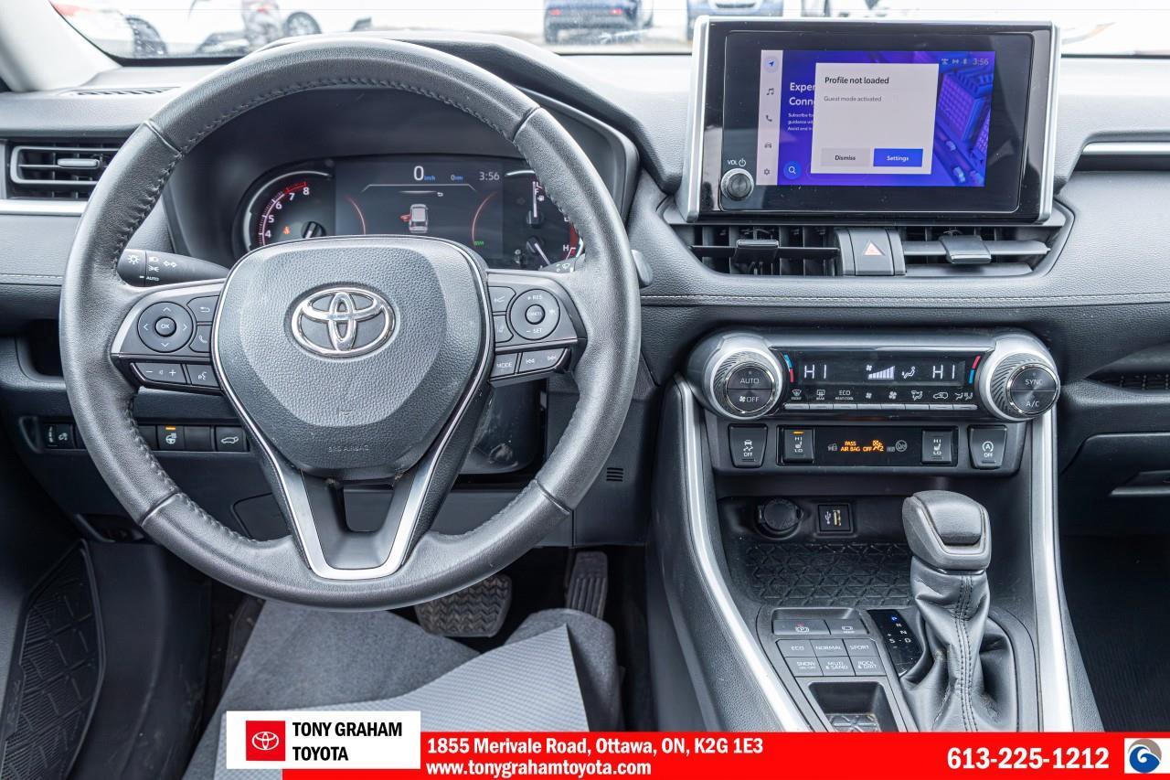 2025 Toyota RAV4 XLE Photo