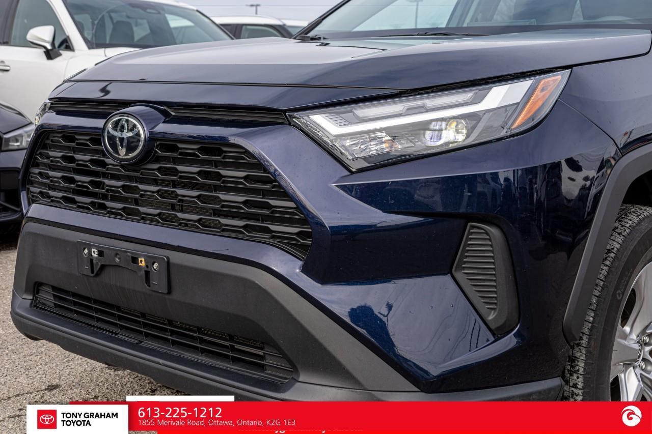 2025 Toyota RAV4 XLE Photo