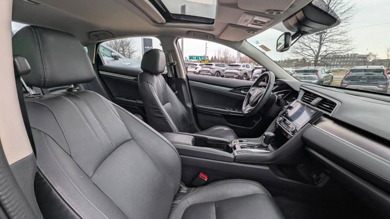 2016 Honda Civic Sedan Touring CVT Photo