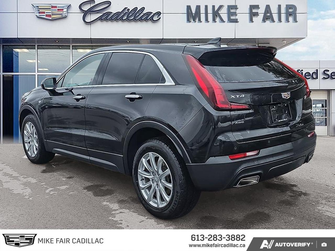 2020 Cadillac XT4 Luxury ONE OWNER! Panoramic Sunroof, Heated and Ventilated Front Seats, Heated Steering Wheel Photo2