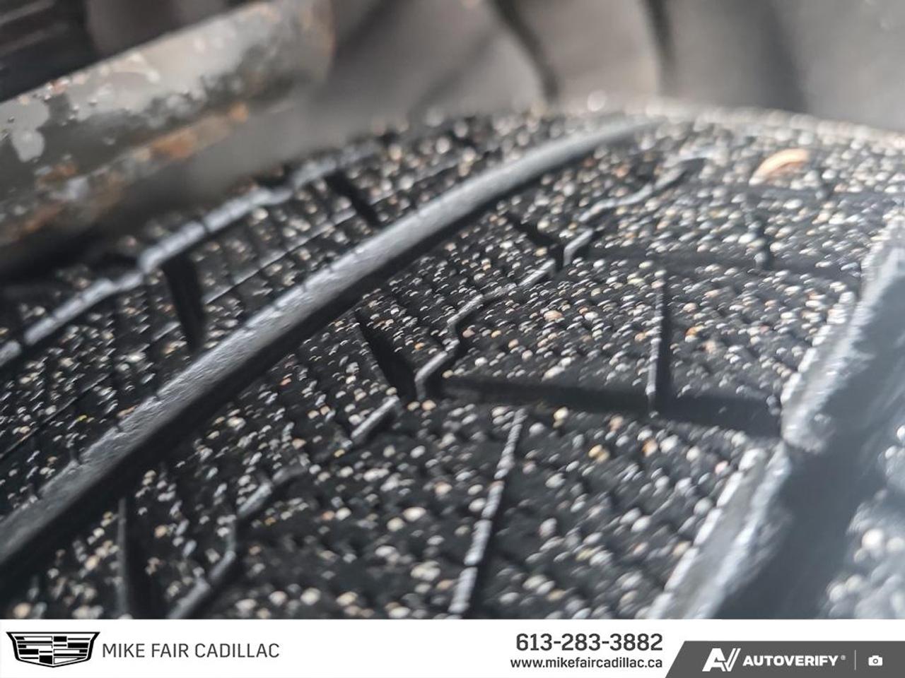 2020 Cadillac XT4 Luxury ONE OWNER! Panoramic Sunroof, Heated and Ventilated Front Seats, Heated Steering Wheel Photo