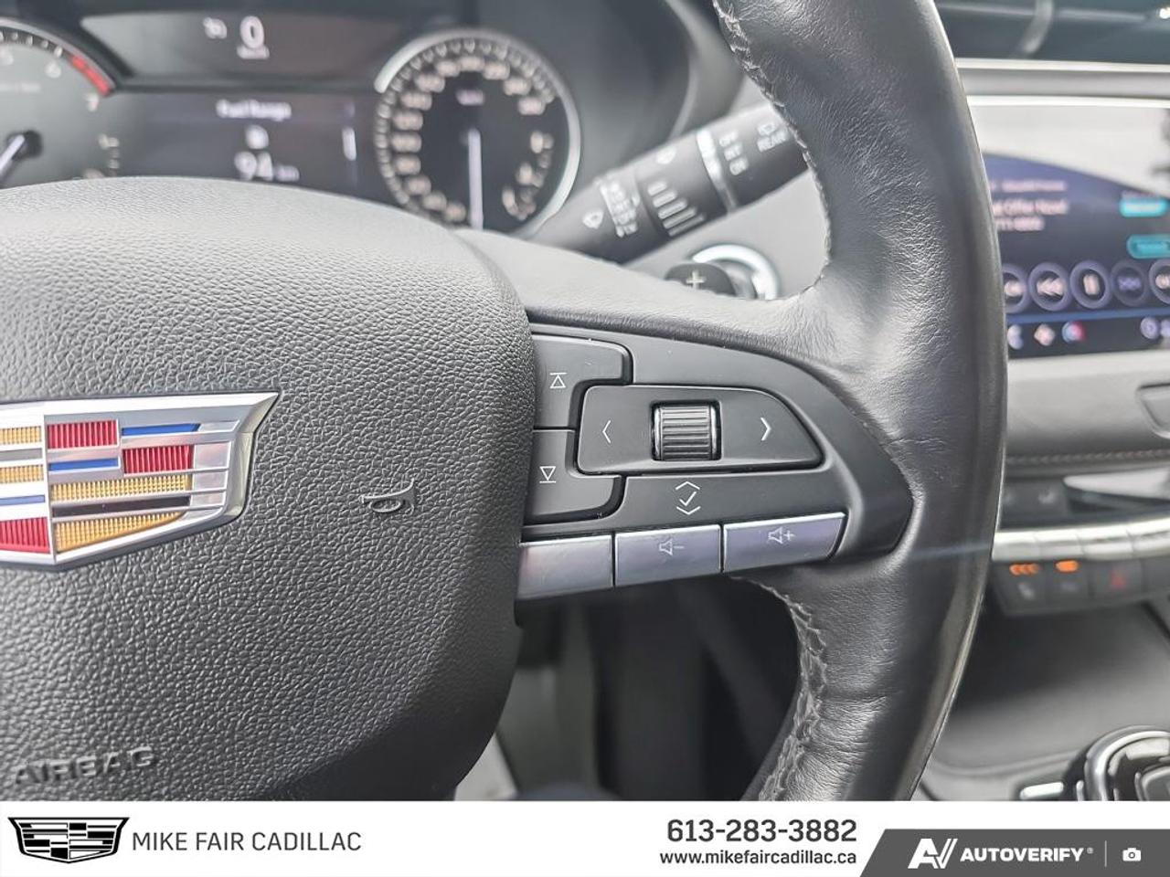 2020 Cadillac XT4 Luxury ONE OWNER! Panoramic Sunroof, Heated and Ventilated Front Seats, Heated Steering Wheel Photo