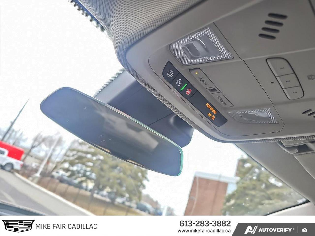 2020 Cadillac XT4 Luxury ONE OWNER! Panoramic Sunroof, Heated and Ventilated Front Seats, Heated Steering Wheel Photo