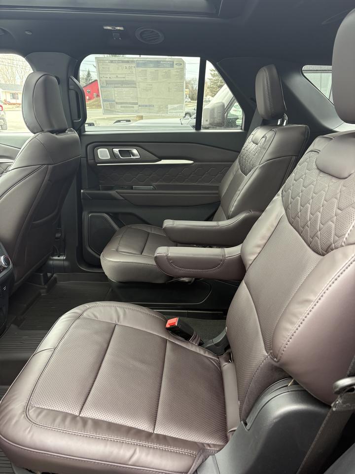 2026 Ford Explorer  Photo3