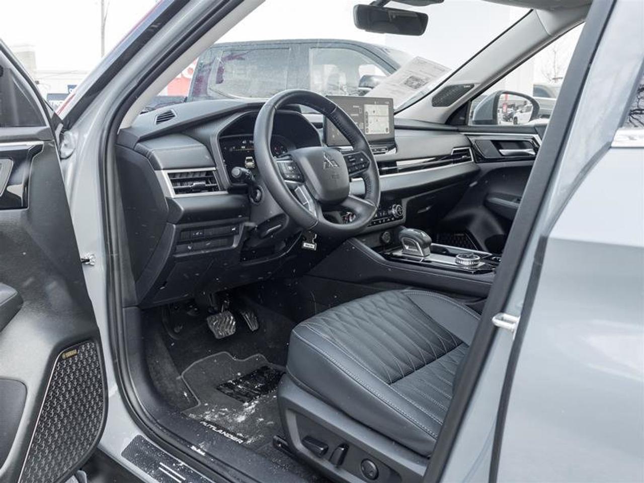 2025 Mitsubishi Outlander GT S-AWC Photo