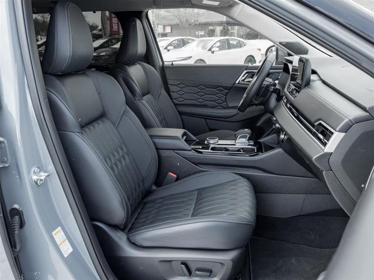 2025 Mitsubishi Outlander GT S-AWC Photo