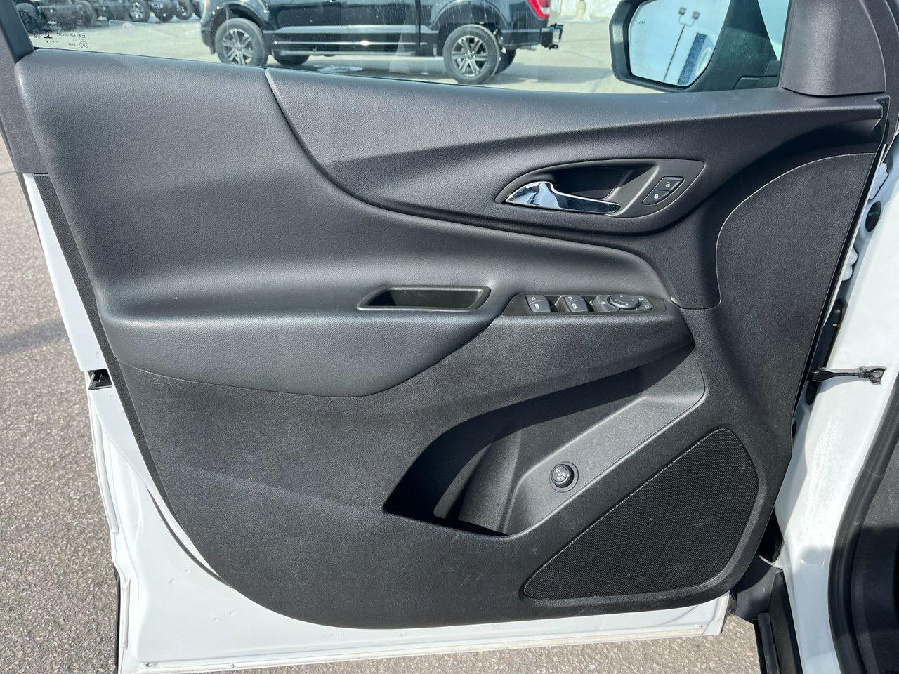 2024 Chevrolet Equinox FWD 4dr LT Photo