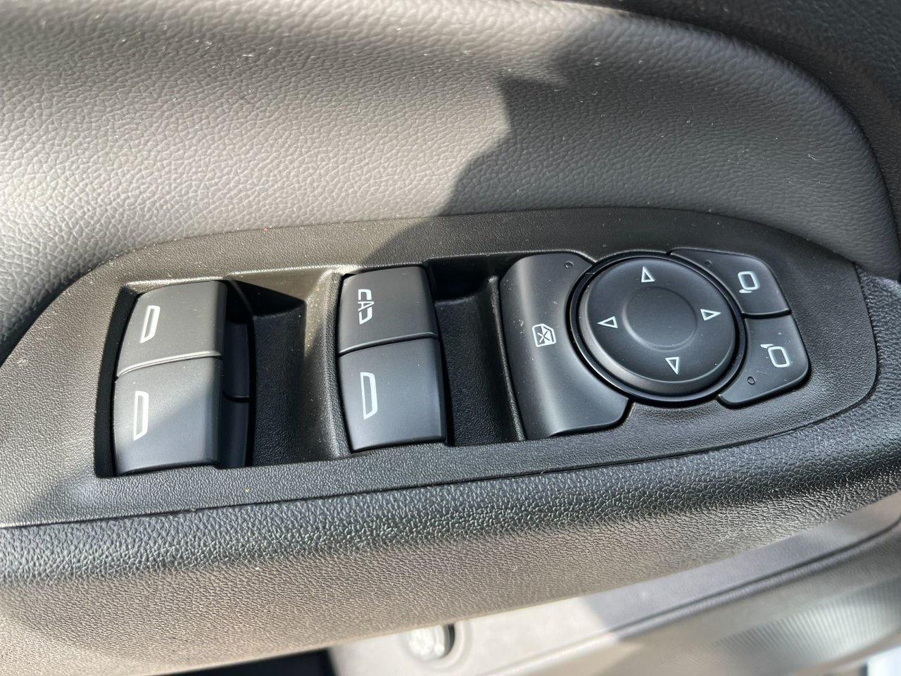 2024 Chevrolet Equinox FWD 4dr LT Photo